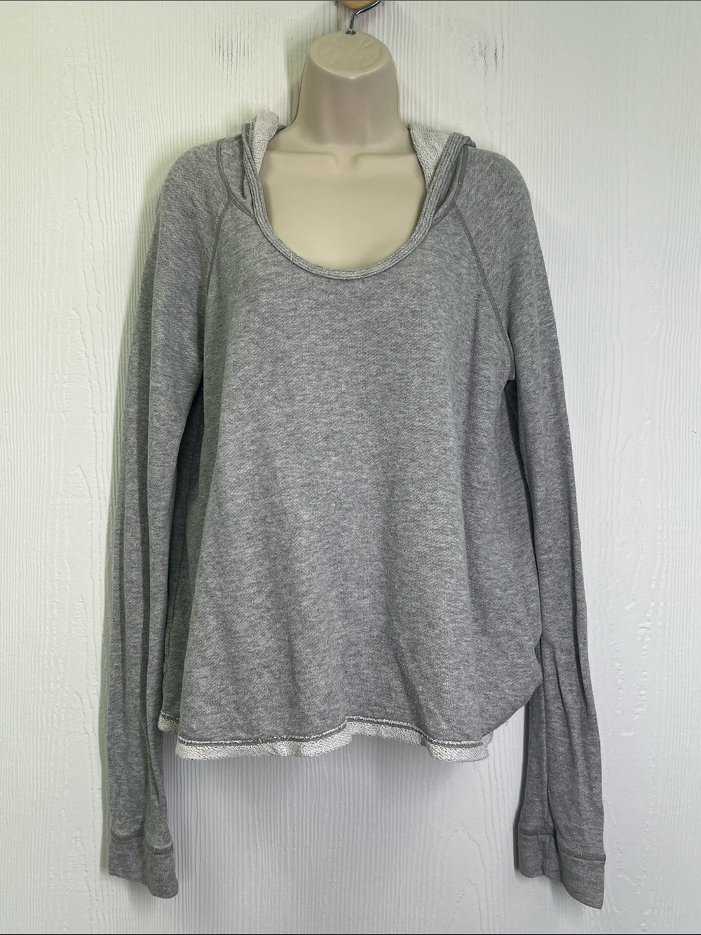 Free People - Beach Gray Lightweight Long Sleeve Hooded Sweatshirt Size Medium
